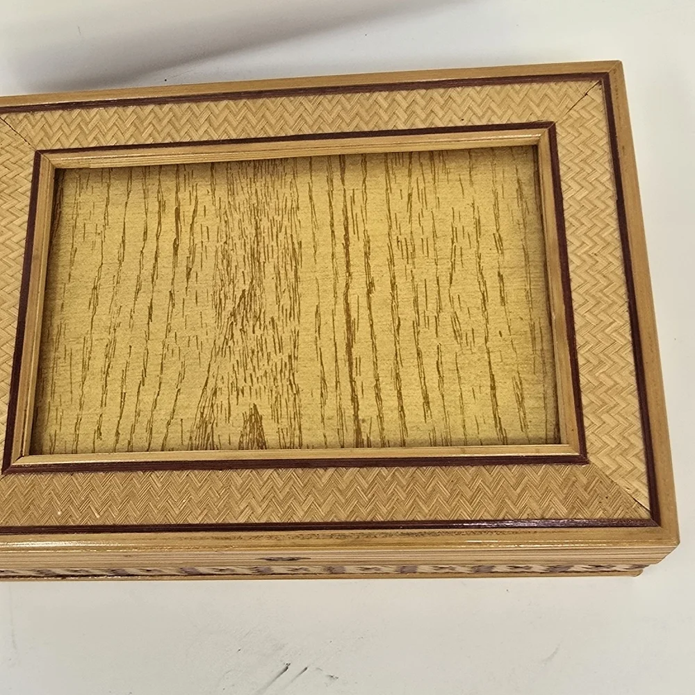 Vintage‎ straw bamboo marquetry trinket jewelry box red lining photo slot